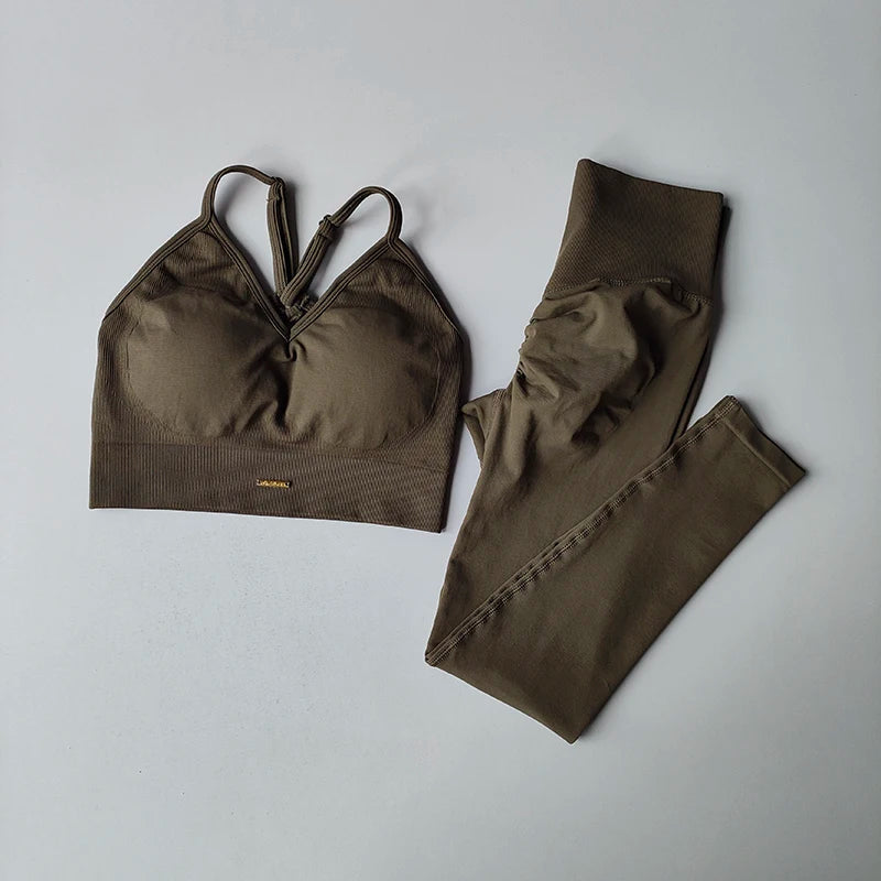 Seamless Women’s Fitness Set – V-Neck Bra & Hip-Lifting Leggings